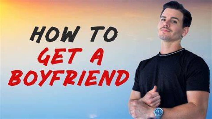 At what age a girl should have a boyfriend?