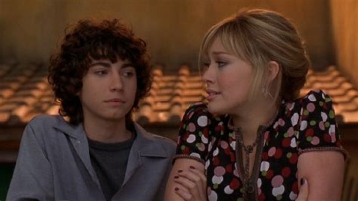 Do Ian and Lizzie get together?